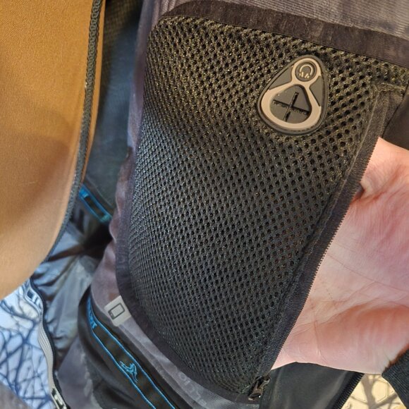 Men's Pelliot brand ski jacket / snowboarding jacket / winter coat - Picture 7 of 16